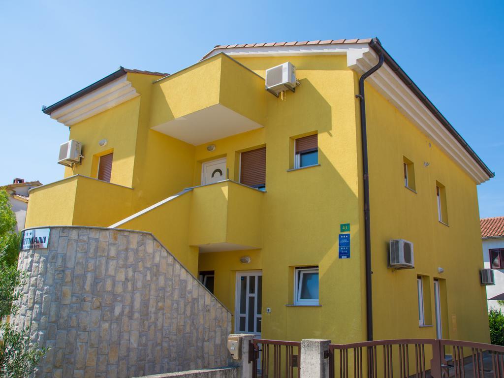 Apartments Manuela Pula Exterior foto